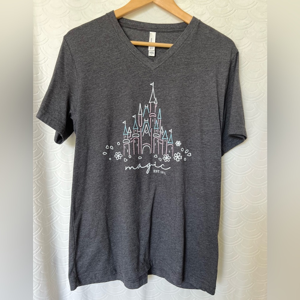 NEW Disneyland Large Castle Women’s V Neck T-shirt Charcoal Colorful Vacation